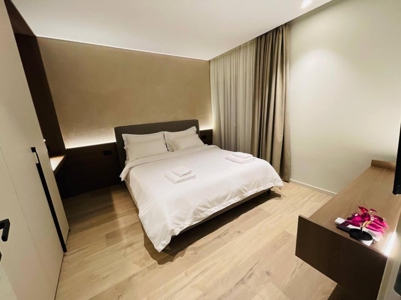 Two Steps Apartments Tirana Exterior photo